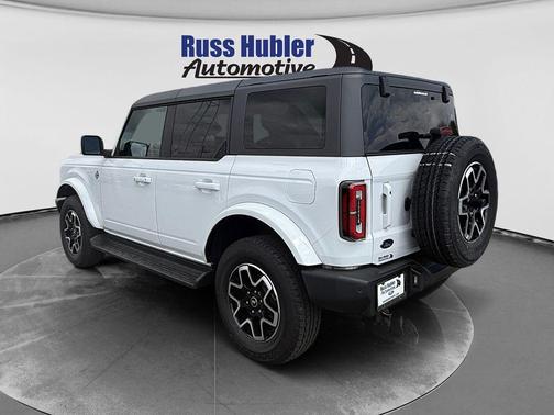 Oxford White 2025 Ford Bronco Outer Banks