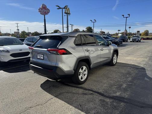 2020 Toyota RAV4 XLE