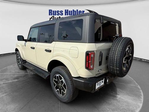 Desert Sand 2026 Ford Bronco Outer Banks