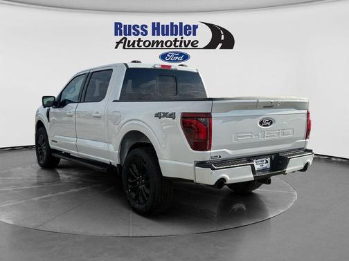 Star White Metallic Tri-Coat 2026 Ford F-150 Lariat