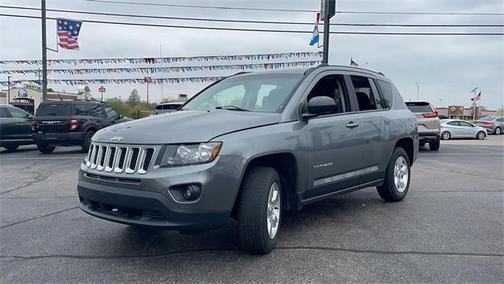 Photo 3 of 26 of 2014 Jeep Compass Sport