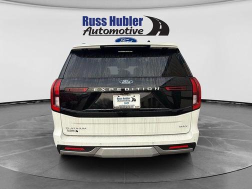 Star White Metallic Tri-Coat 2026 Ford Expedition Max Platinum