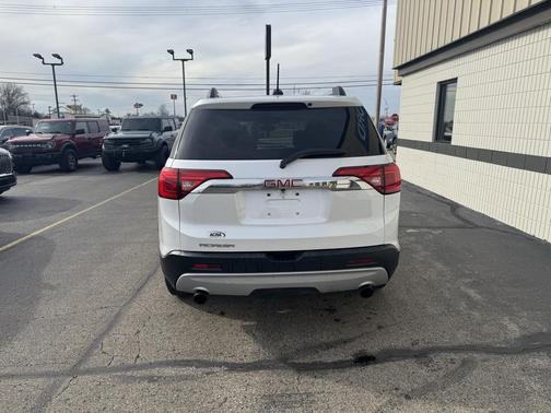 2018 GMC Acadia SLE-2