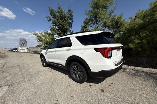 2025 Ford Explorer Active