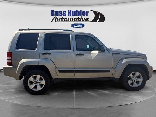 Light Sandstone Metallic Clearcoat 2011 Jeep Liberty Sport