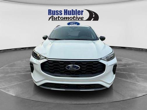 Star White Metallic Tri-Coat 2024 Ford Escape ST-Line