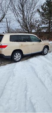 2011 Toyota Highlander SE