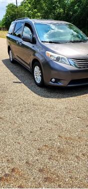 2016 Toyota Sienna XLE