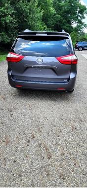 2016 Toyota Sienna XLE