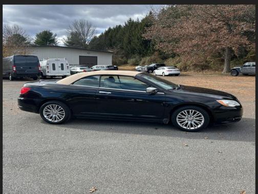 2011 Chrysler 200 Limited