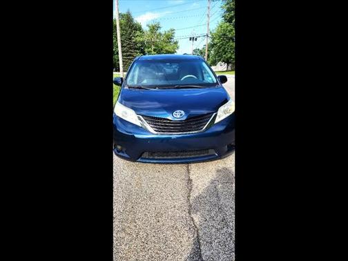 2011 Toyota Sienna LE