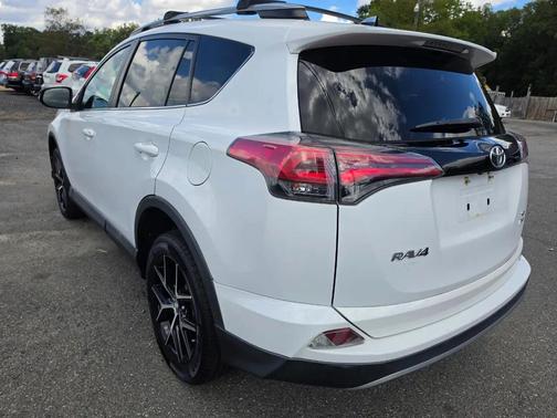 Super White 2017 Toyota RAV4 SE