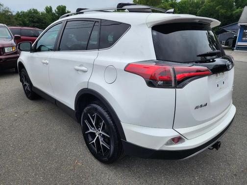 Super White 2017 Toyota RAV4 SE