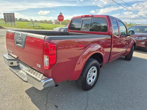 Red Brawn 2007 Nissan Frontier XE King Cab