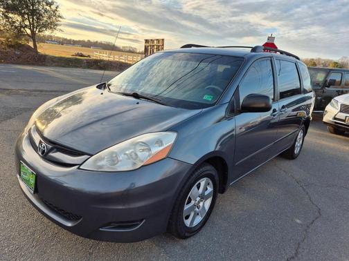 2010 Toyota Sienna LE