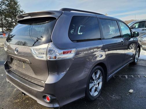 2011 Toyota Sienna SE