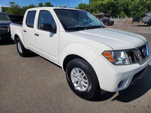 Glacier White 2019 Nissan Frontier SV