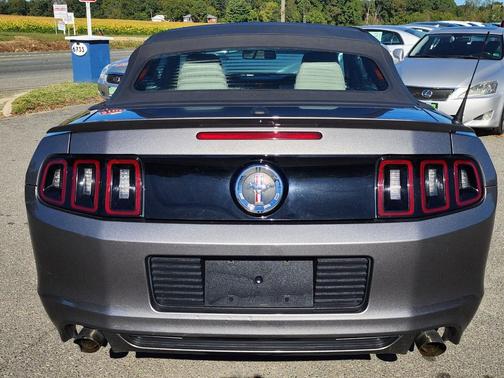 2013 Ford Mustang V6 Premium