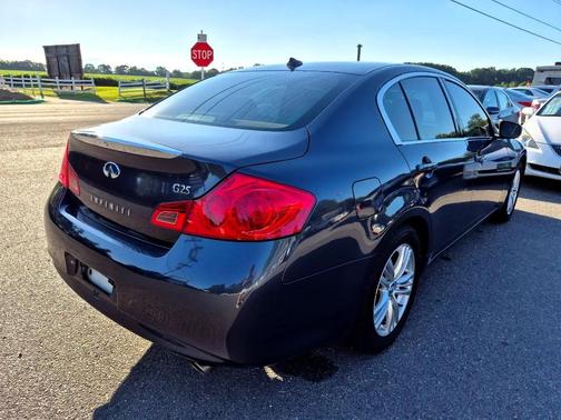 2011 INFINITI G25 Base