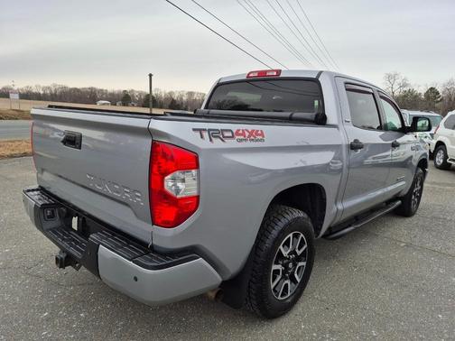 2017 Toyota Tundra SR5
