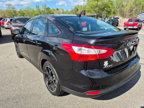 Tuxedo Black 2013 Ford Focus SE