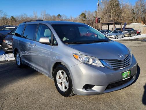 2015 Toyota Sienna LE
