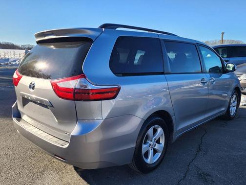 2015 Toyota Sienna LE