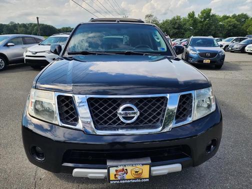 Black 2011 Nissan Pathfinder LE
