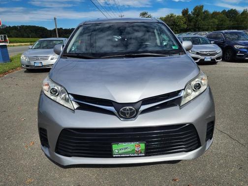 2018 Toyota Sienna LE