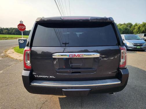 Bronze Alloy Metallic 2016 GMC Yukon XL Denali