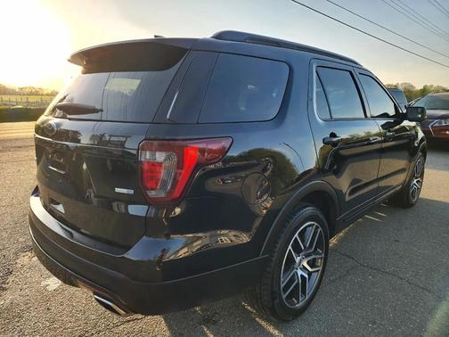 Black 2016 Ford Explorer Sport