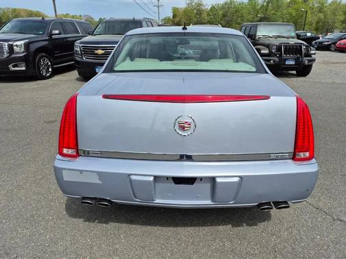 2006 Cadillac DTS Base