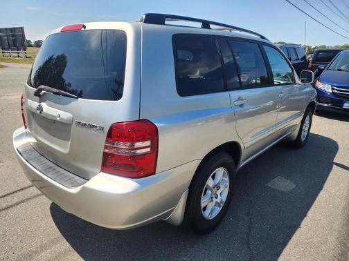 Millennium Silver Metallic 2003 Toyota Highlander Base