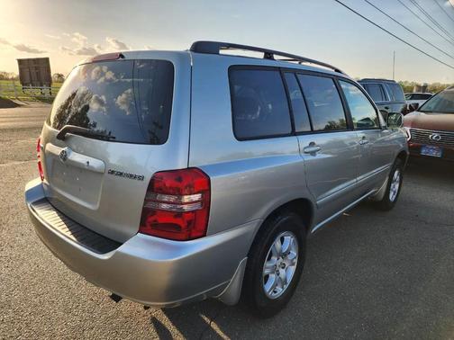 Millennium Silver Metallic 2003 Toyota Highlander Base