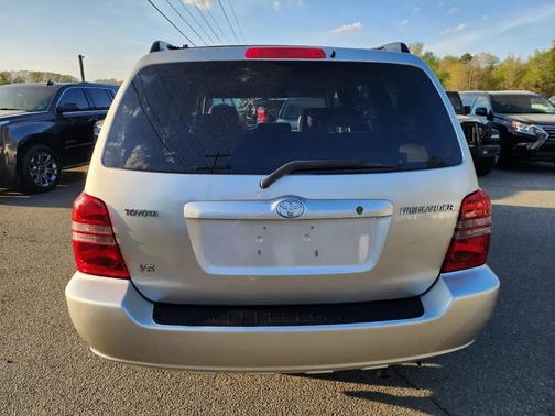 Millennium Silver Metallic 2003 Toyota Highlander Base
