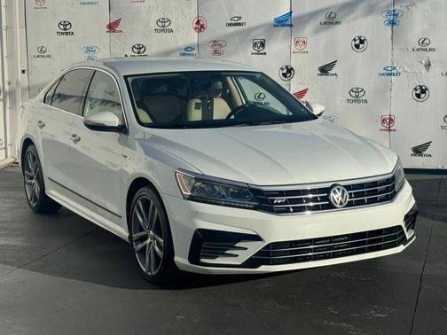 2017 Volkswagen Passat 1.8T R-Line w/Comfort