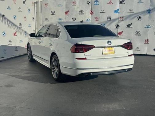 2017 Volkswagen Passat 1.8T R-Line w/Comfort