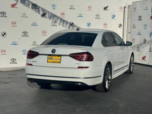 2017 Volkswagen Passat 1.8T R-Line w/Comfort