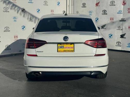 2017 Volkswagen Passat 1.8T R-Line w/Comfort