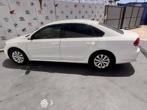 2015 Volkswagen Passat 1.8T Auto SE
