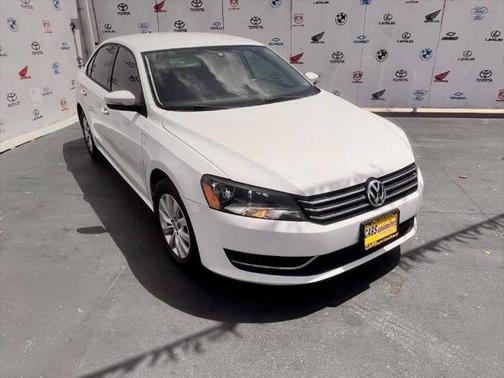 2015 Volkswagen Passat 1.8T Auto SE