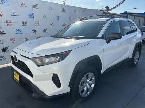 2020 Toyota RAV4 LE