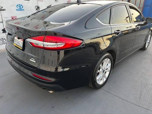 2020 Ford Fusion SE 4dr Sedan