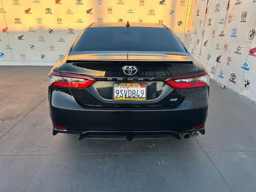 Black 2022 Toyota Camry SE