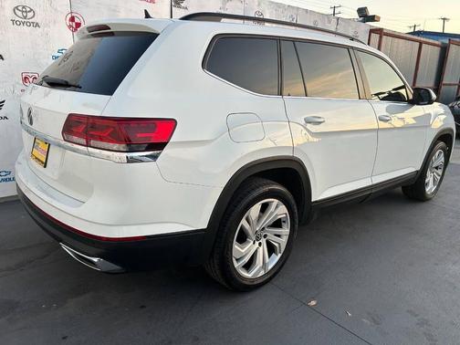 White 2021 Volkswagen Atlas 3.6L SE w/Technology