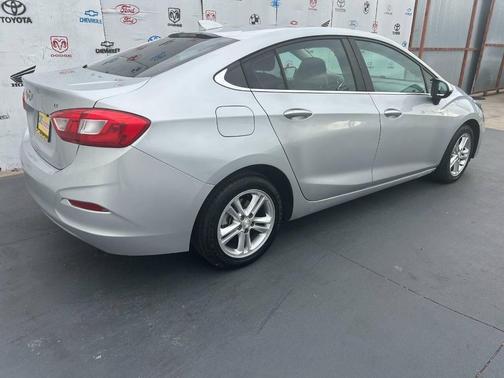 Silver 2017 Chevrolet Cruze LT