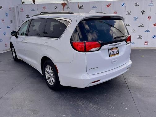 2020 Chrysler Voyager LXI