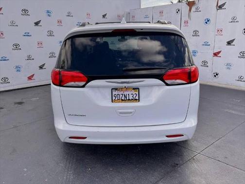 2020 Chrysler Voyager LXI