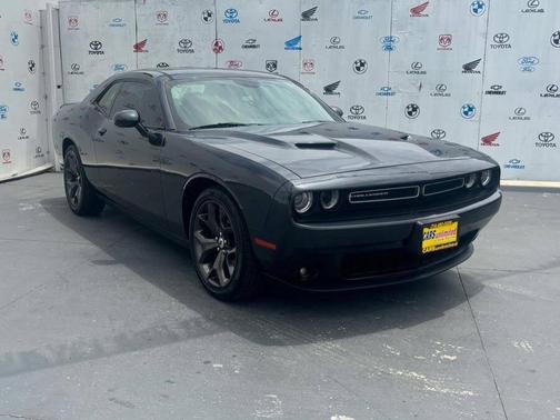 2018 Dodge Challenger SXT