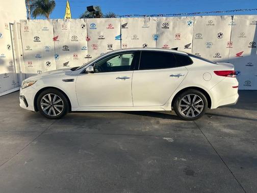 White 2019 Kia Optima LX